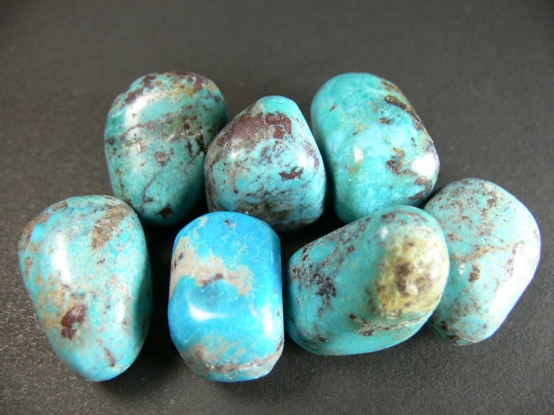 propriété turquoise pierre