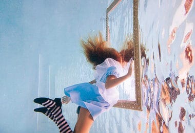 face à votre miroir secret