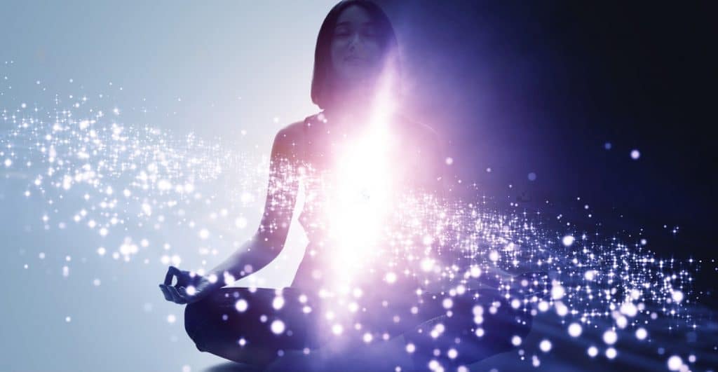 femme faisant du yoga, pour son bien-être